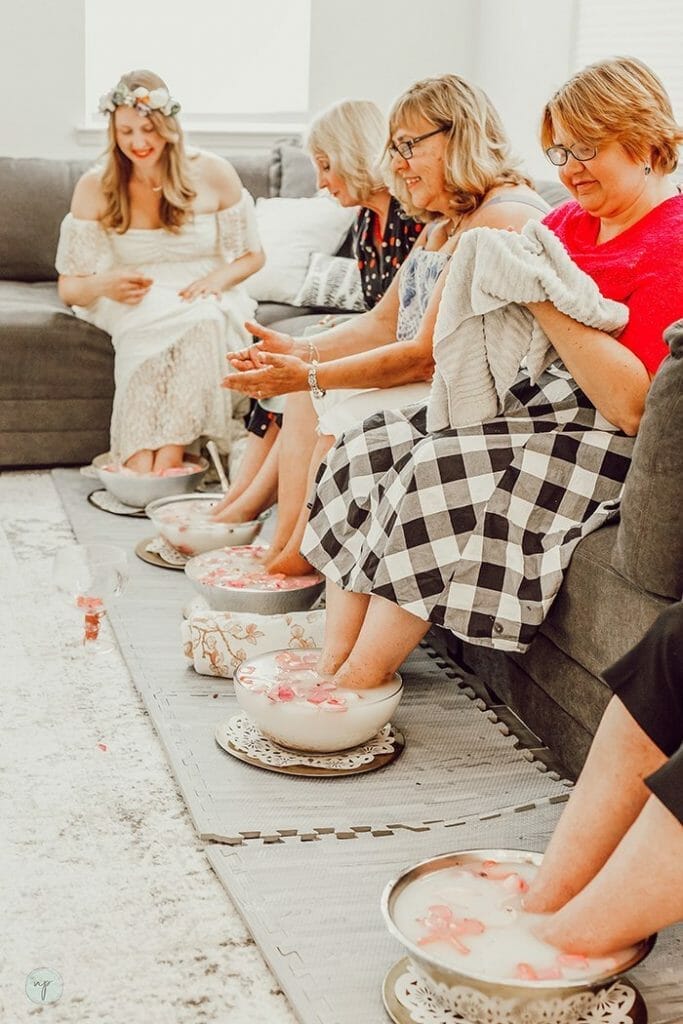 everyone soaking feet